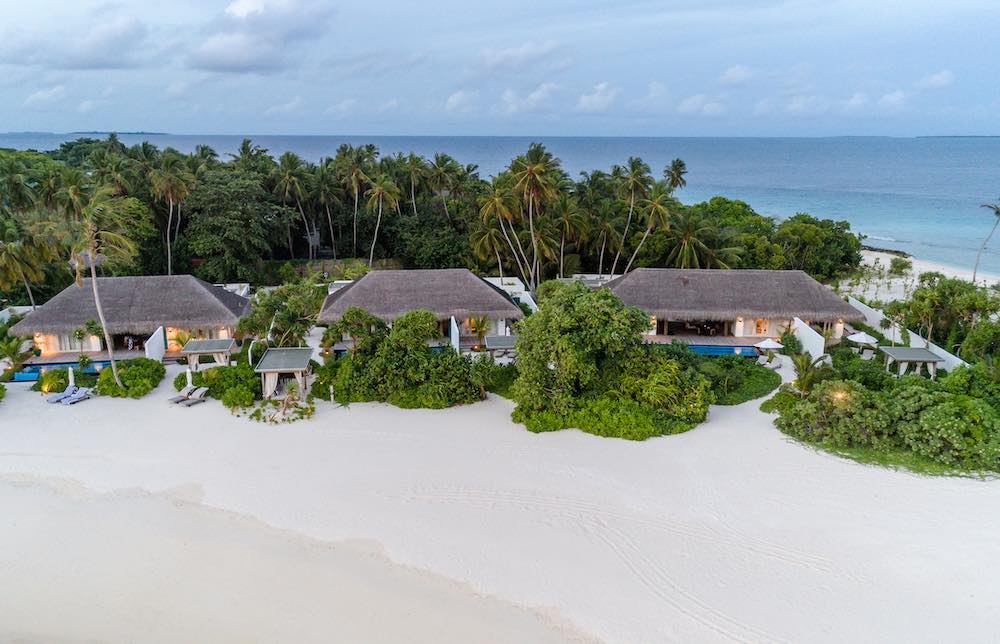 Three Bedroom Sunset Beach Villa with Pool at Sirru Fen Fushi Private Lagoon Resort thumbnail 4